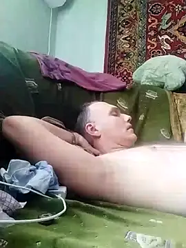 Pineapple04 online show from 03.11.25