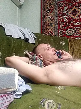 Pineapple04 online show from 09.18.25