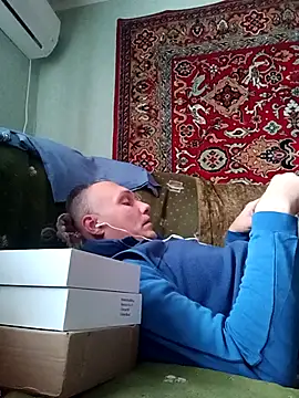 Pineapple04 online show from 10.02.25