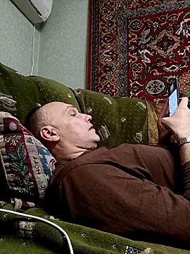 Pineapple04 online show from 12.20.25