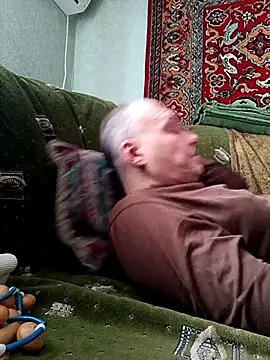 Pineapple04 online show from 02.08.26