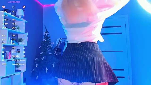 Snapshot of aneta_alisha chatting on 02.28.25 aneta alisha online show from 02.28.25