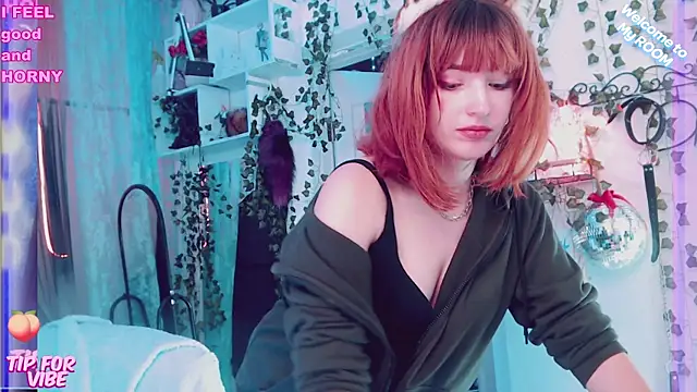 Snapshot of Toxic_Ellies chatting on 01.25.25 Toxic Ellies online show from 01.25.25