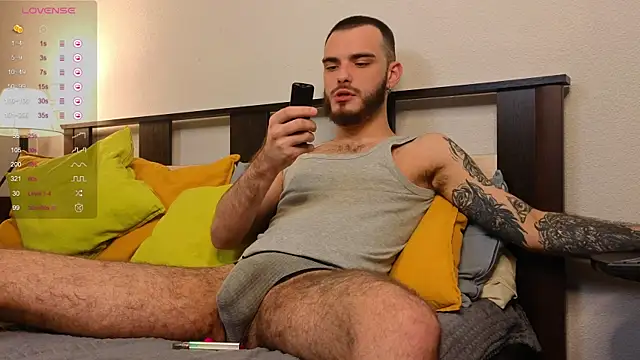 Snapshot of xteddy_bear chatting on 02.22.25 xteddy bear online show from 02.22.25