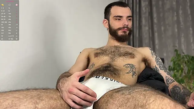 Snapshot of xteddy_bear chatting on 11.20.25 xteddy bear online show from 11.20.25