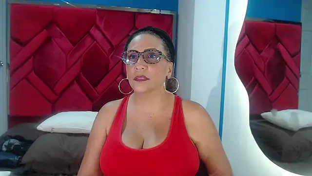 Snapshot of EvaMills1 chatting on 02.03.25 EvaMills1 online show from 02.03.25