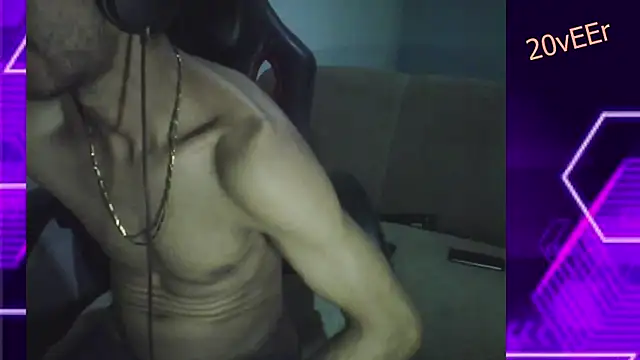 Snapshot of 20vEEr chatting on 02.10.25 20vEEr online show from 02.10.25