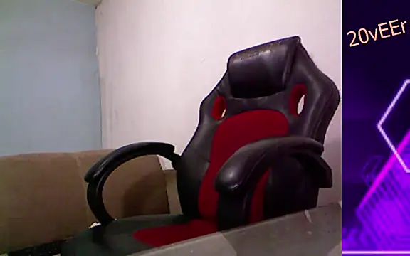 Snapshot of 20vEEr chatting on 03.15.25 20vEEr online show from 03.15.25