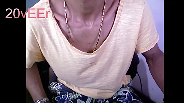 Snapshot of 20vEEr chatting on 09.13.25 20vEEr online show from 09.13.25