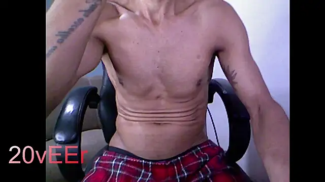 Snapshot of 20vEEr chatting on 09.22.25 20vEEr online show from 09.22.25