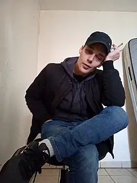 Snapshot of kx93 chatting on 02.19.25 kx93 online show from 02.19.25