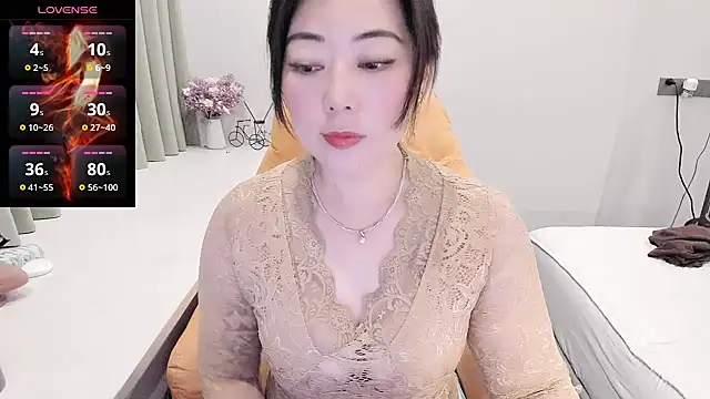 Crystal Wings online show from 12.02.25