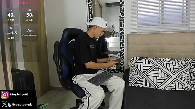 soyander03  online show from 10.13.25