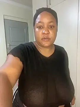 Missmoox24 online show from 10.29.25