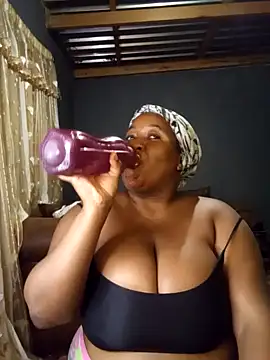 Missmoox24 online show from 02.10.26