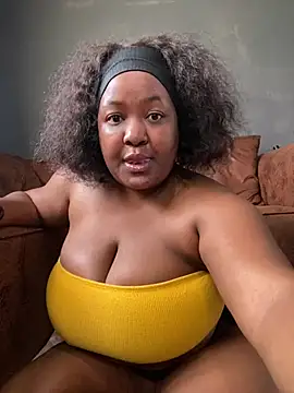 Missmoox24 online show from 03.11.26