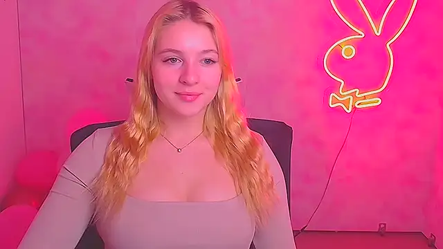 Snapshot of Milka_kiss_ chatting on 02.25.25 Milka kiss online show from 02.25.25