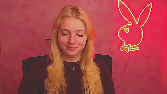 Snapshot of Milka_kiss_ chatting on 03.15.25 Milka kiss online show from 03.15.25