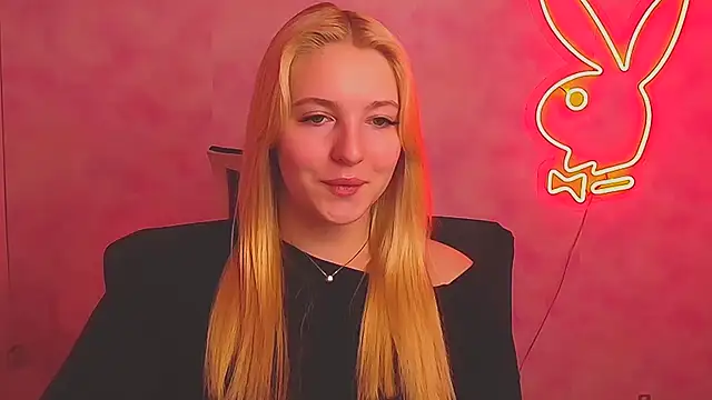 Snapshot of Milka_kiss_ chatting on 03.20.25 Milka kiss online show from 03.20.25