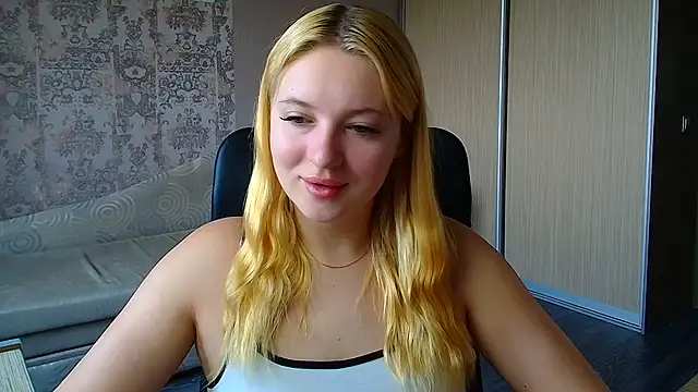 Snapshot of Milka_kiss_ chatting on 06.29.26 Milka kiss online show from 06.29.26