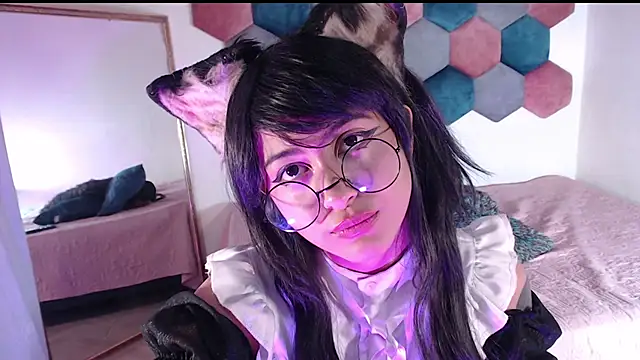 Snapshot of liz-beths chatting on 02.24.25 liz-beths online show from 02.24.25