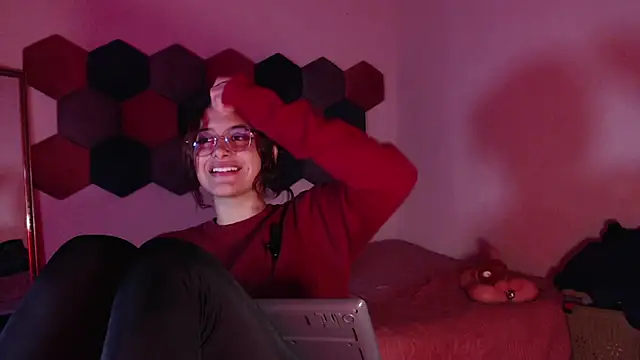 Snapshot of liz-beths chatting on 03.18.25 liz-beths online show from 03.18.25