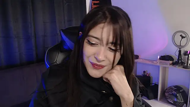 Snapshot of liz-beths chatting on 11.30.25 liz-beths online show from 11.30.25