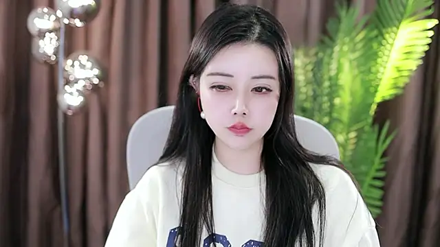 Qiaoqiao  online show from 01.21.25