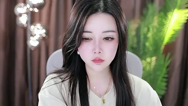 Qiaoqiao  online show from 01.23.25