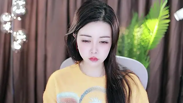 Qiaoqiao  online show from 01.31.25