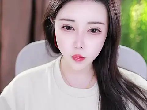 Qiaoqiao  online show from 02.08.25