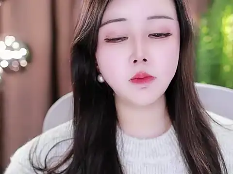 Qiaoqiao  online show from 02.13.25