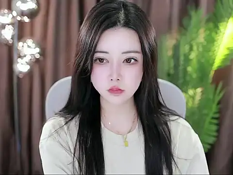 Qiaoqiao  online show from 02.28.25