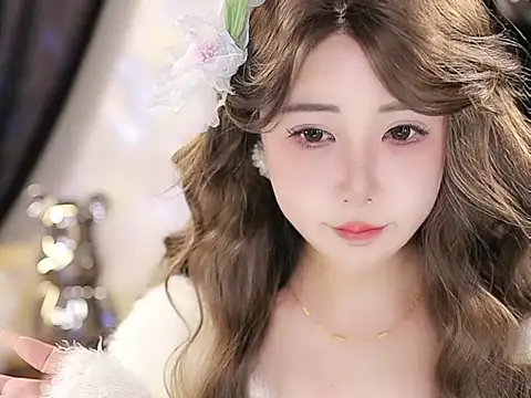 Qiaoqiao  online show from 09.17.25