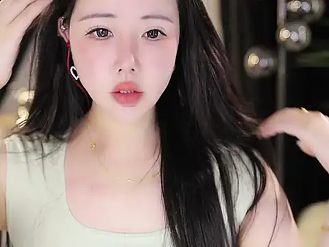 Qiaoqiao  online show from 10.01.25