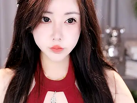 Qiaoqiao  online show from 10.19.25