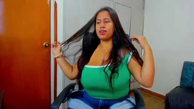 Snapshot of liza_angelis chatting on 11.28.25 liza angelis online show from 11.28.25