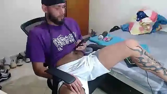 Snapshot of samir_music chatting on 09.15.25 samir music online show from 09.15.25