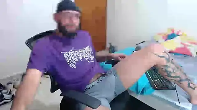 Snapshot of samir_music chatting on 09.15.25 samir music online show from 09.15.25