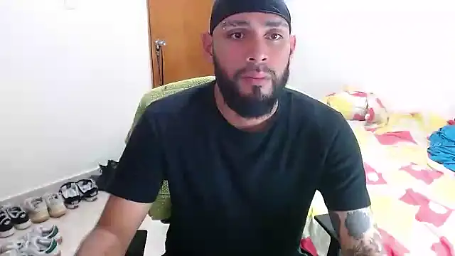 Snapshot of samir_music chatting on 10.01.25 samir music online show from 10.01.25