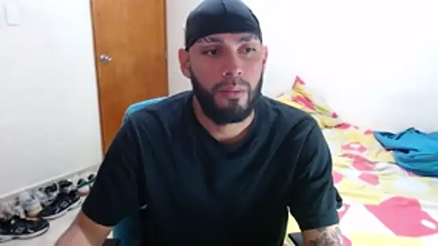 Snapshot of samir_music chatting on 10.16.25 samir music online show from 10.16.25