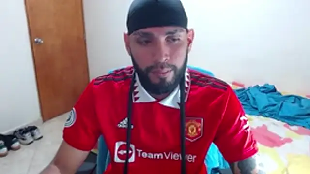 Snapshot of samir_music chatting on 10.21.25 samir music online show from 10.21.25