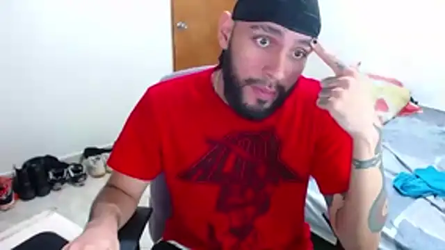 Snapshot of samir_music chatting on 10.24.25 samir music online show from 10.24.25