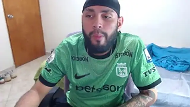 Snapshot of samir_music chatting on 10.30.25 samir music online show from 10.30.25