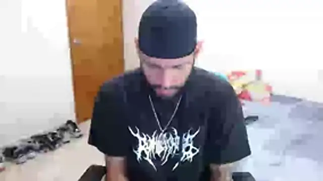 Snapshot of samir_music chatting on 11.04.25 samir music online show from 11.04.25