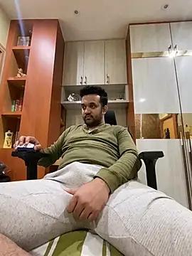 Snapshot of BengaliBabu_Rohan chatting on 02.13.25 BengaliBabu Rohan online show from 02.13.25