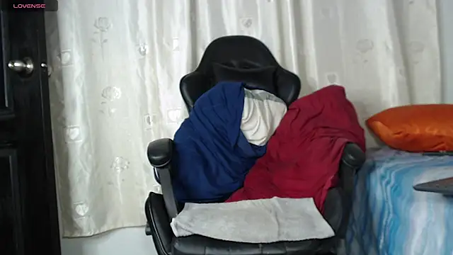 Snapshot of tizziano_castillo_ chatting on 01.14.25 tizziano castillo online show from 01.14.25