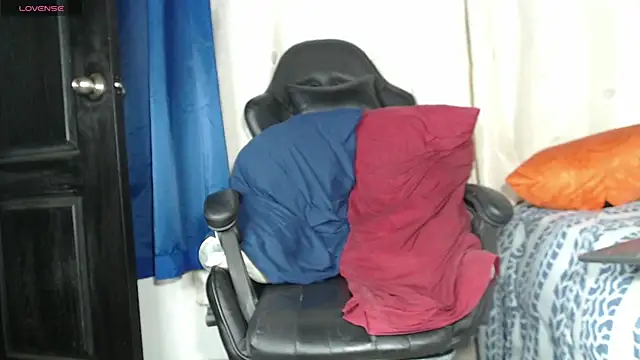 Snapshot of tizziano_castillo_ chatting on 03.01.25 tizziano castillo online show from 03.01.25