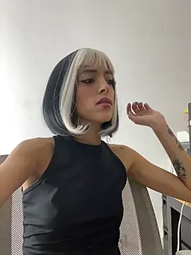 LilitRobins online show from 01.18.25