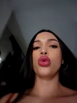 Snapshot of Naty_Santos chatting on 01.22.25 Naty Santos online show from 01.22.25